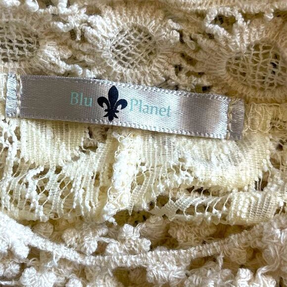 Blu Planet - Ruffled sleeves Sheer Floral Embroidered Lace Cream top size S - Picture 8 of 9